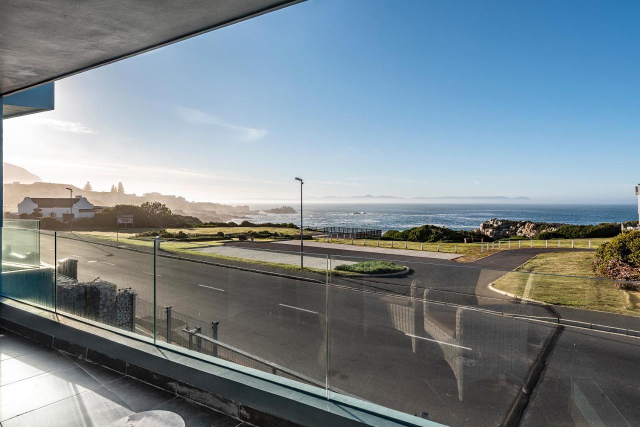 17 Marine, 2 Bedroom Sea-Facing Apt101 Hermanus Kültér fotó