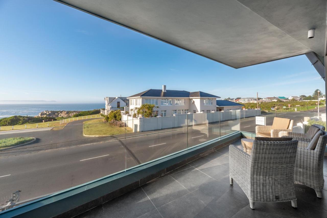 17 Marine, 2 Bedroom Sea-Facing Apt101 Hermanus Kültér fotó